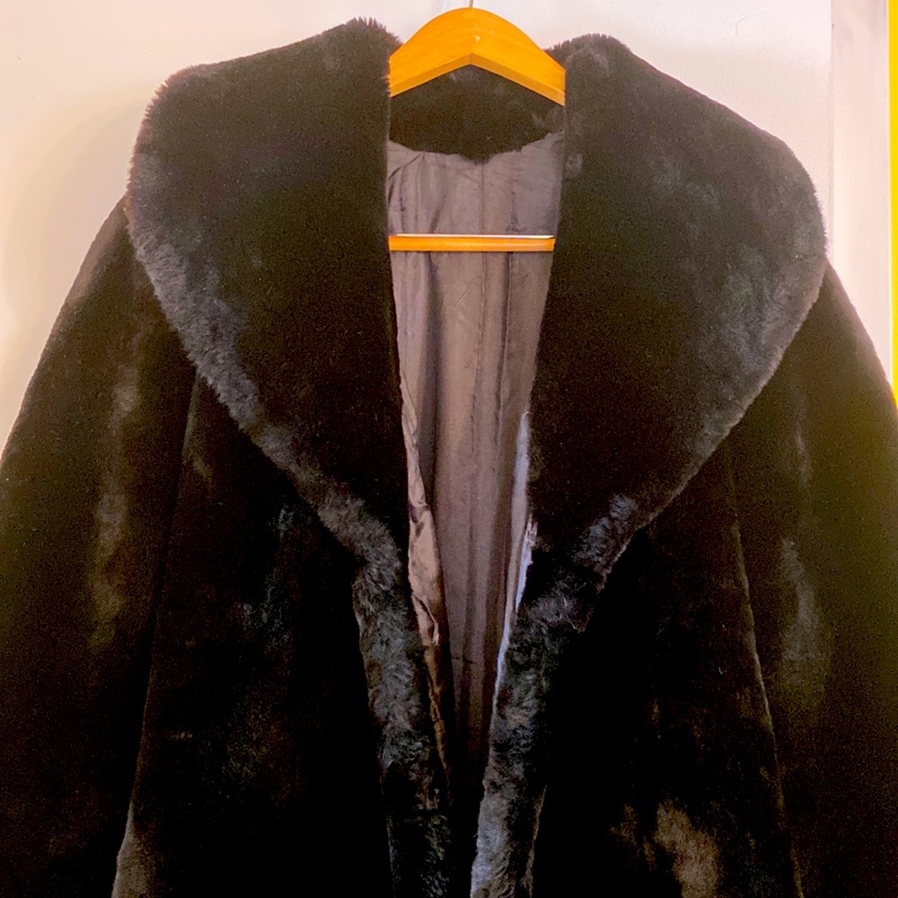 Woman’s long heavy sheepskin fur coat Sz 16,18